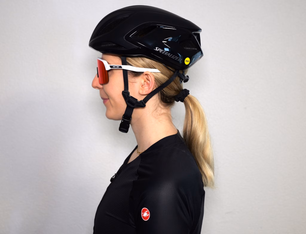 Propero 4 seitlich Frau mit Zopf