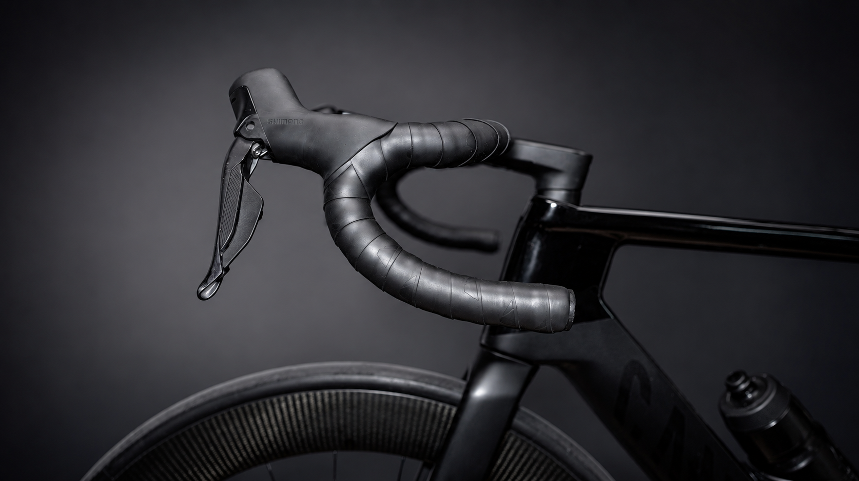 Rennrad-Dropbar als Beispiel für Lenkerform und Reach