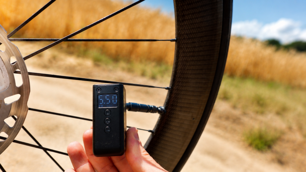 CYCPLUS AS2 Ultra mit 5,5 Bar am Rennradreifen