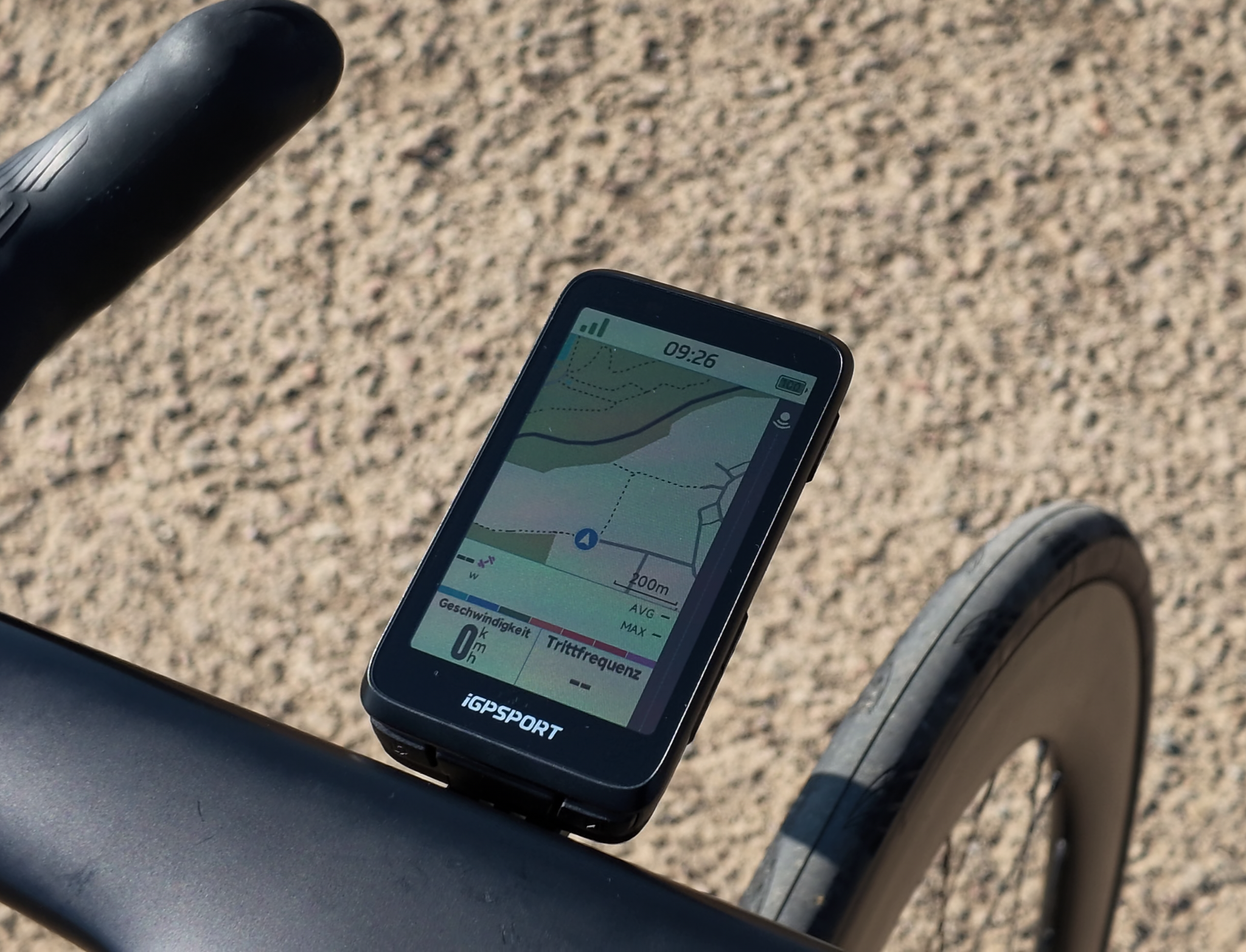iGPSPORT BiNavi am Fahrrad mit Kartenansicht und Navigationsdisplay