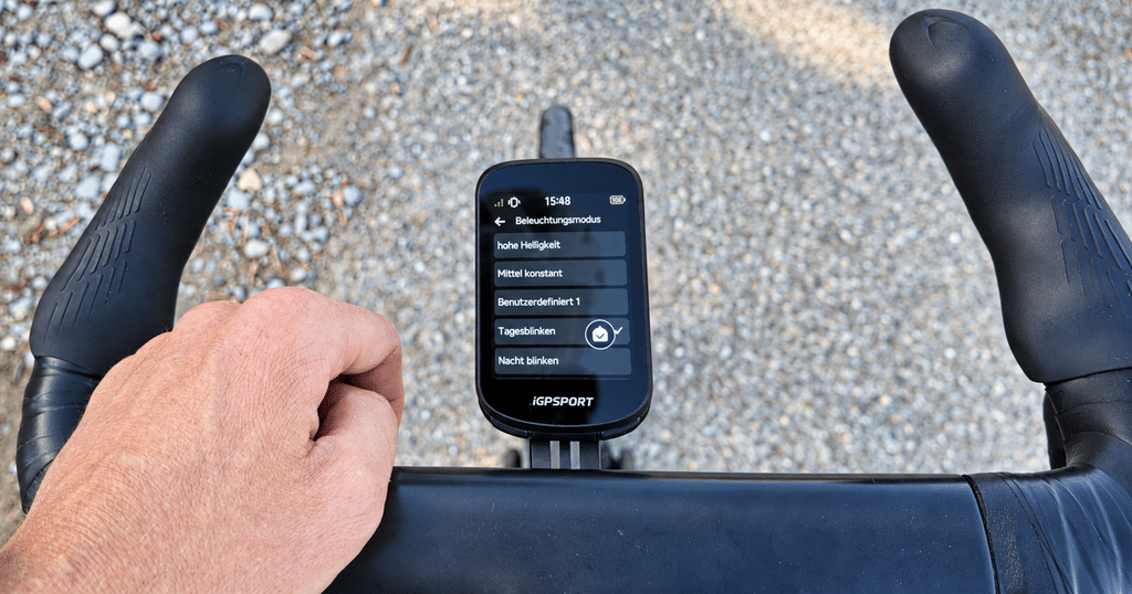 iGPSPORT BSC200 Pro mit Einstellungen zur Lichtsteuerung eines verbundenen Radars